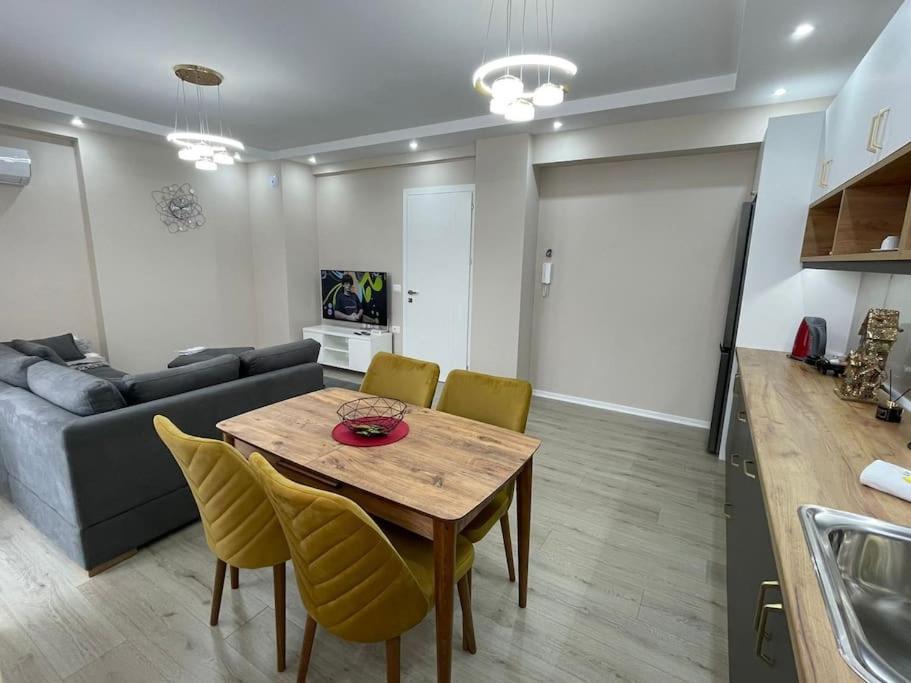 Melody Apartment In Корча Экстерьер фото