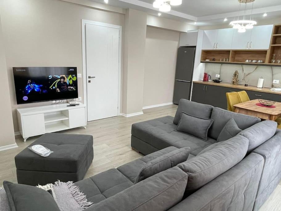 Melody Apartment In Корча Экстерьер фото