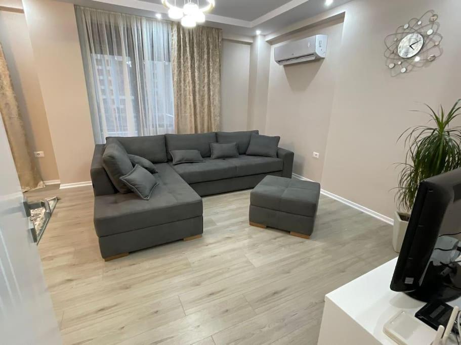 Melody Apartment In Корча Экстерьер фото