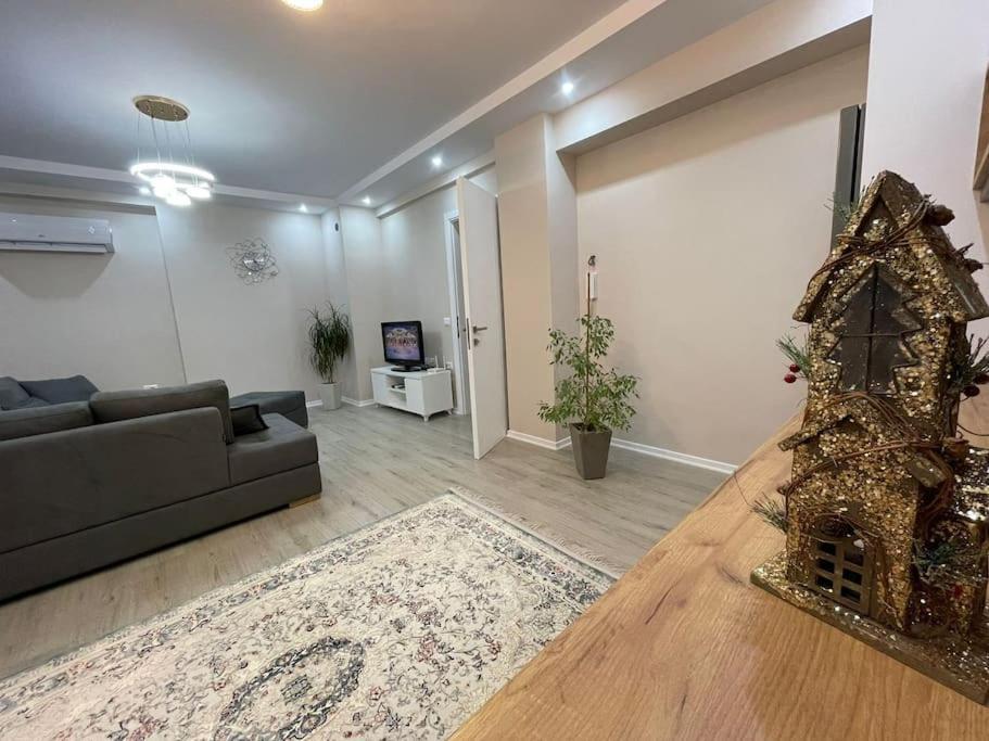 Melody Apartment In Корча Экстерьер фото