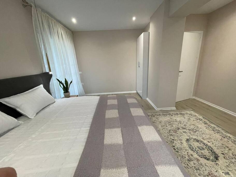 Melody Apartment In Корча Экстерьер фото